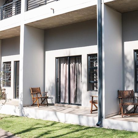 ホテル The Wild Peach - Menlyn Pretoria-Noord エクステリア 写真