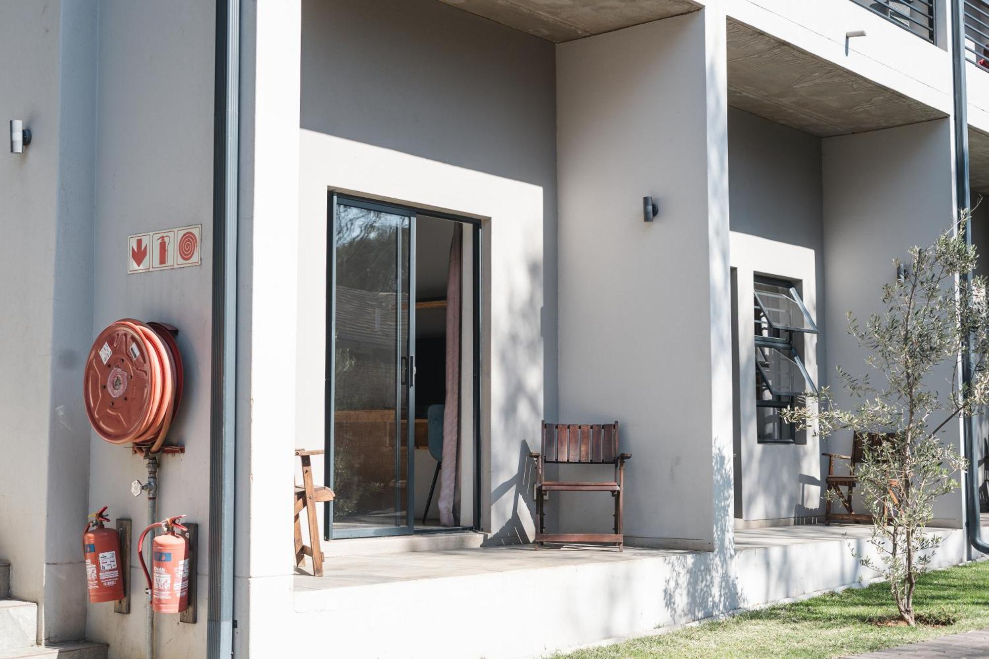 ホテル The Wild Peach - Menlyn Pretoria-Noord エクステリア 写真