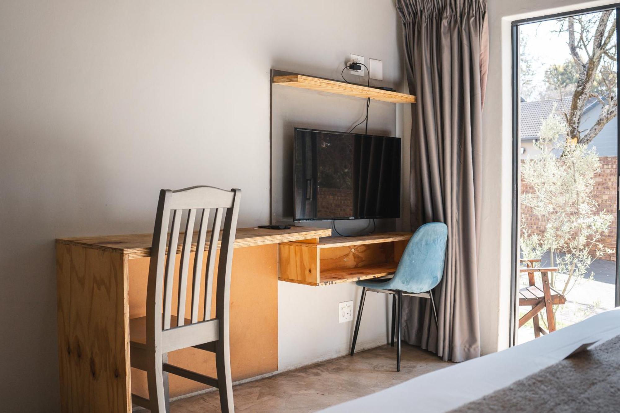 ホテル The Wild Peach - Menlyn Pretoria-Noord エクステリア 写真