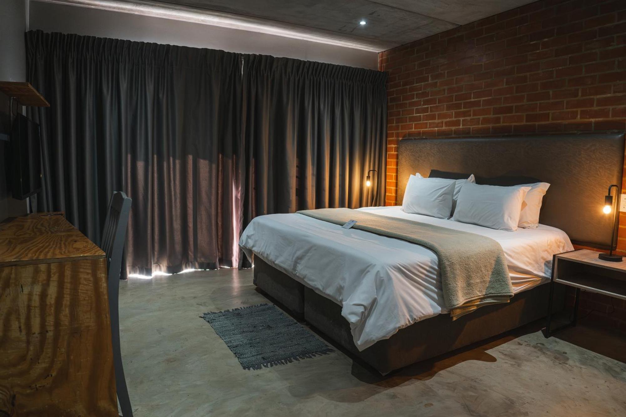 ホテル The Wild Peach - Menlyn Pretoria-Noord エクステリア 写真