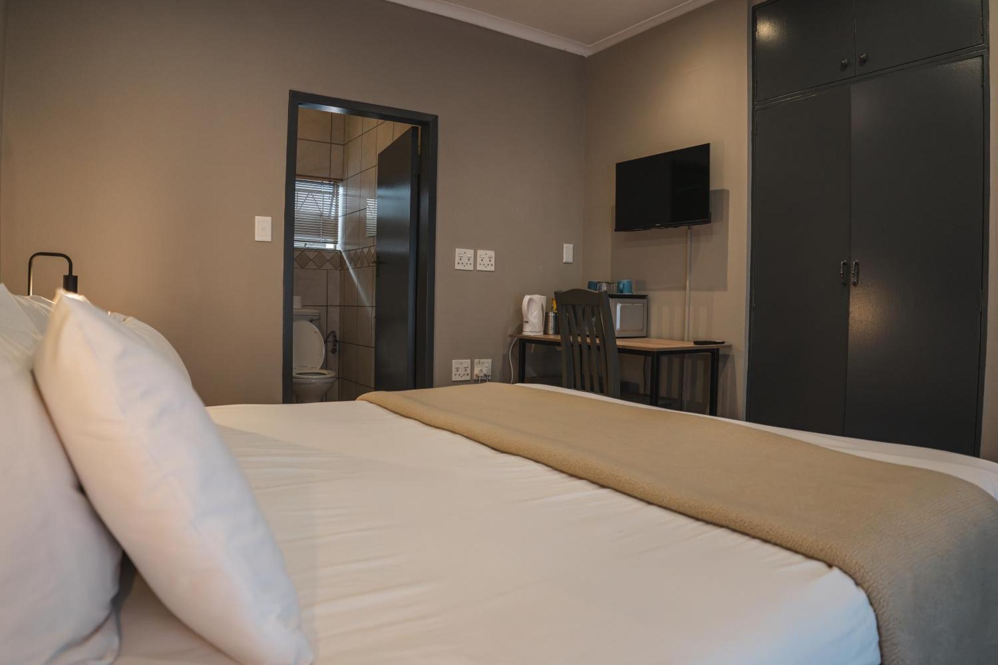 ホテル The Wild Peach - Menlyn Pretoria-Noord エクステリア 写真