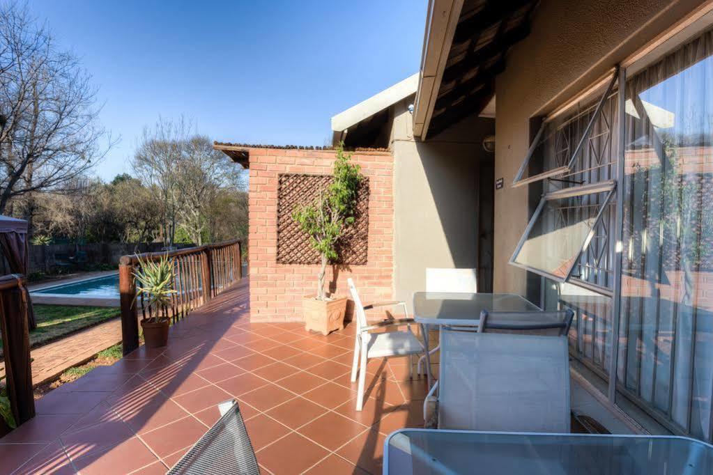 ホテル The Wild Peach - Menlyn Pretoria-Noord エクステリア 写真